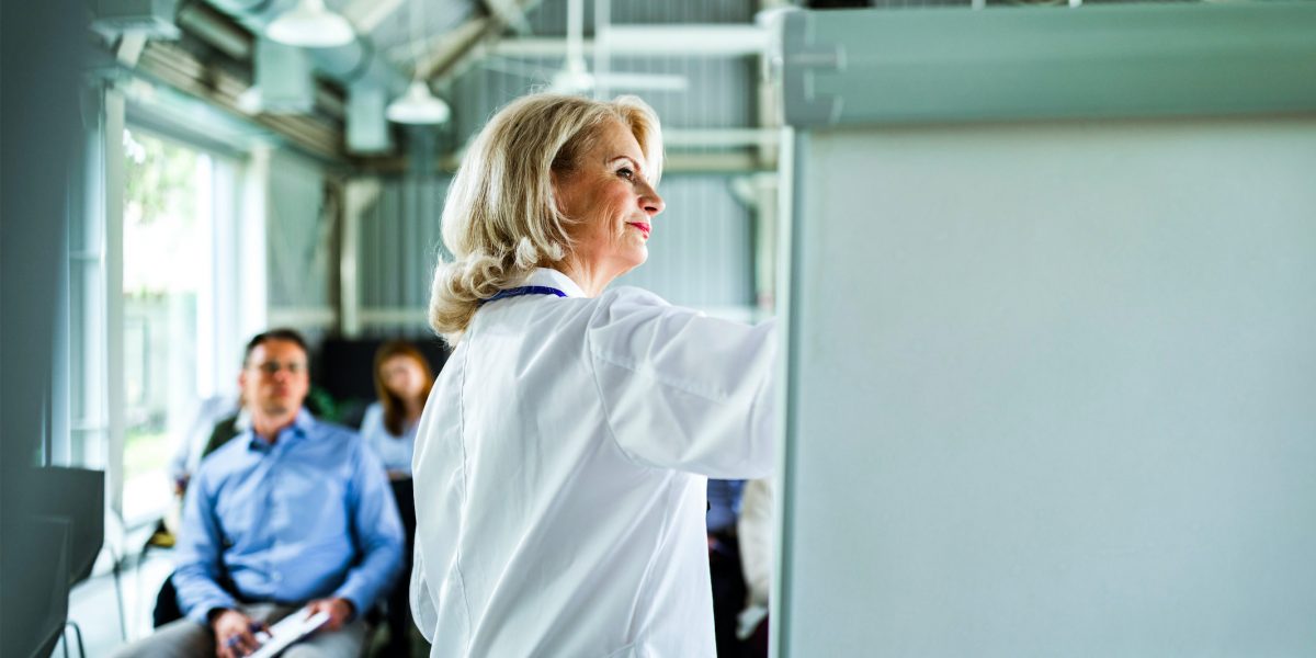 Selbständigkeit als Arzt: Übergangsphase sinnvoll nutzen mit Fortbildung und einem ausgereiften Businessplan