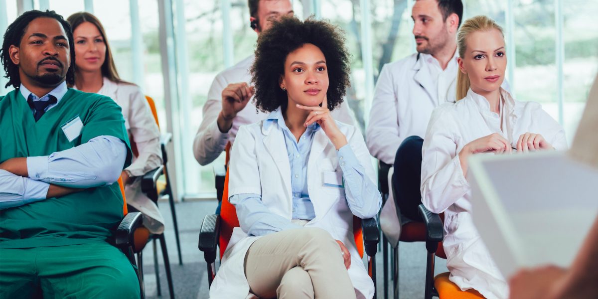 Die Ausbildung eines Arztes hört nicht mit der Approbation auf. 